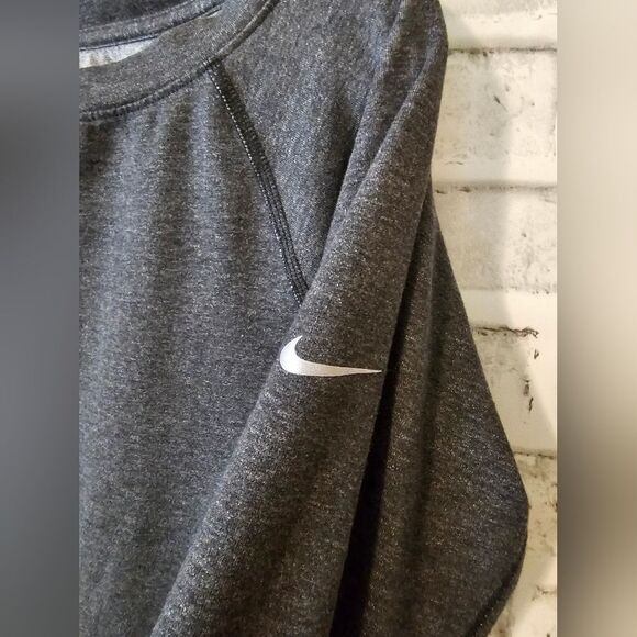 Nike Dri-Fit women's long sleeve, gray scoop neck, light weight, size Medium - Picture 2 of 6